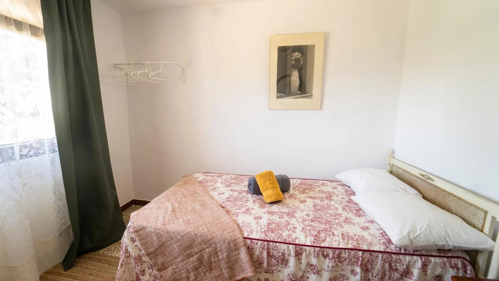 L57 - Habitaciones En Orgiva 0*,  Spanien