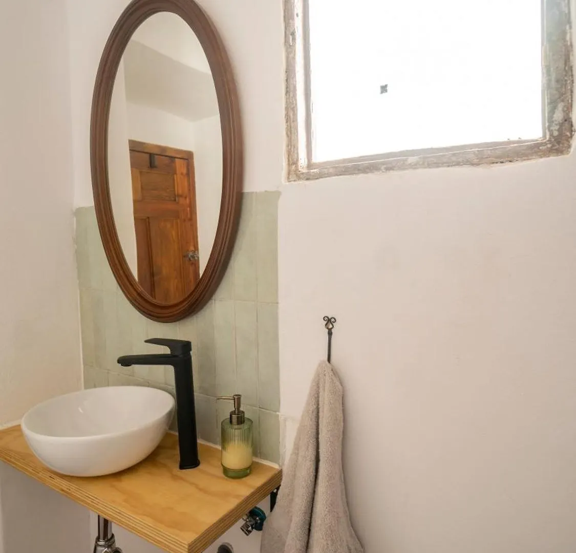 L57 - Habitaciones En Orgiva 0*,  Spanien