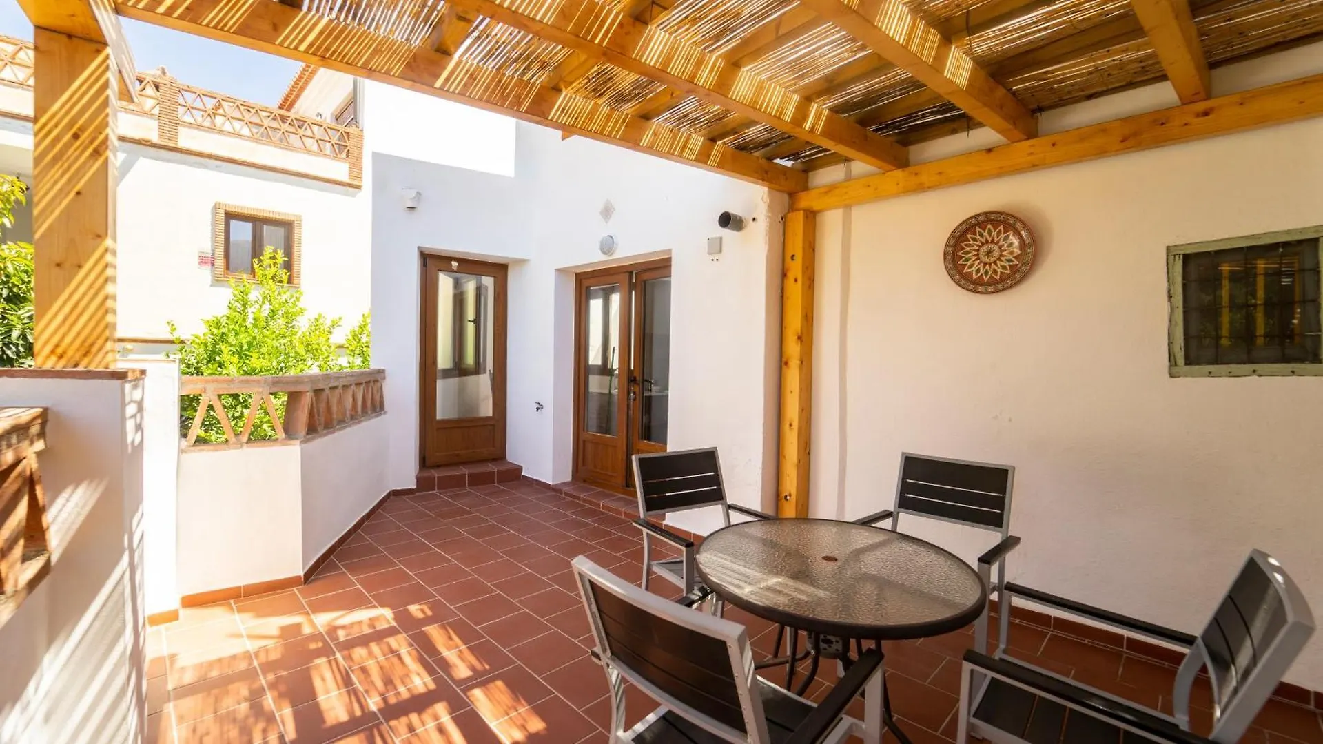 L57 - Habitaciones En Orgiva 0*,  Spanien